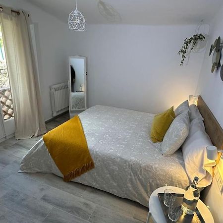 Habitacion Roca Foradada En Casa Cami De Les Aiguees Monistrol De Montserrat 外观 照片